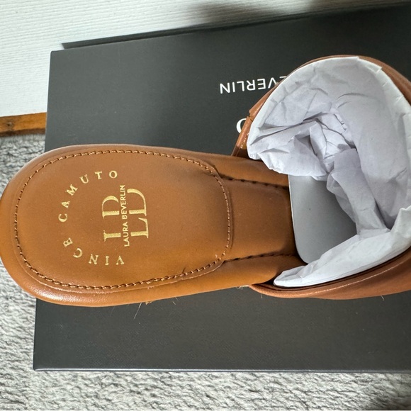 NWT - Vince Camuto Wedges - Golden Walnut - Picture 2 of 4